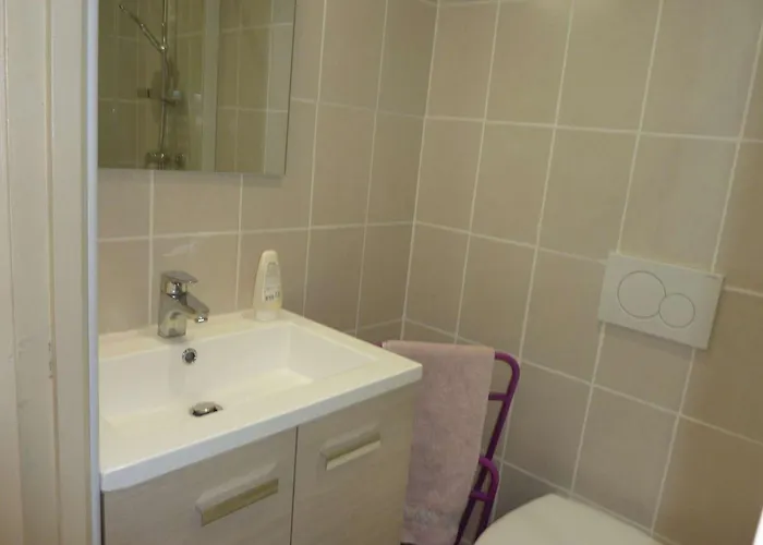 6 Pers, Terrasse, Parking, Centre - Fr-1-387-158 * Marseillan (Herault)